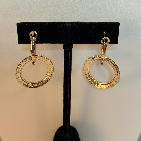 NWT Gold 2-in-1 Rhinestone Hoop Earrings - Picture 2 of 7
